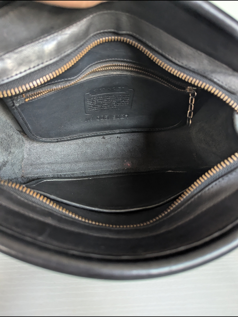 vintage Coach Devon Bag (Style #9908) from the 1990s, made of black glovetanned - Picture 11 of 14
